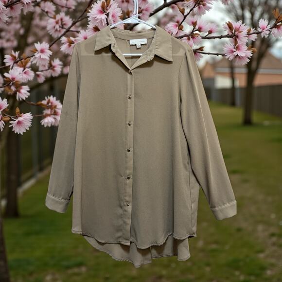The LINE of Style Women’s Blouse Beige Button Front Long Sleeve Size S - Picture 2 of 7